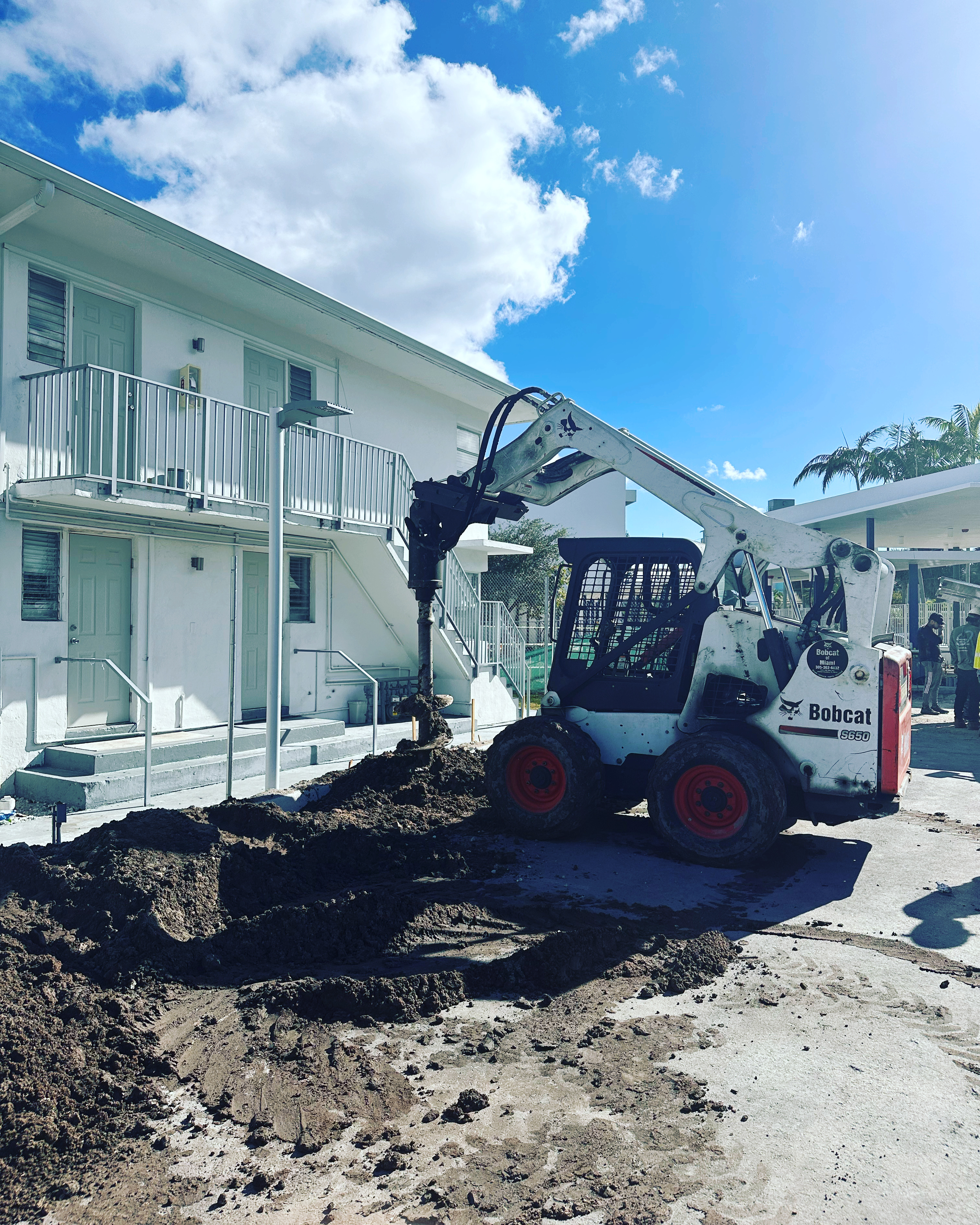 Miami excavation contractor auger drilling service